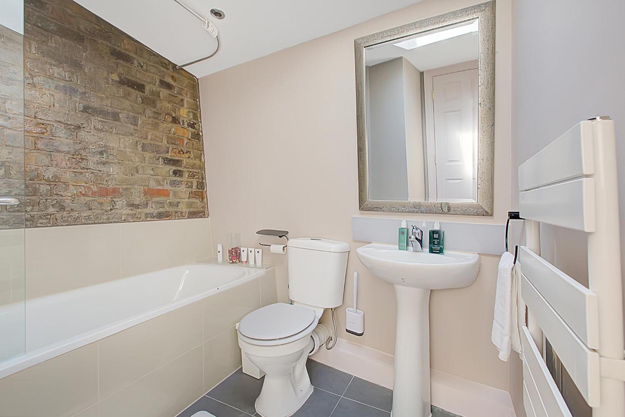Old Street Iconic Warehouse Style 4 Bedroom 2 Bath House Prime Central London Location Экстерьер фото